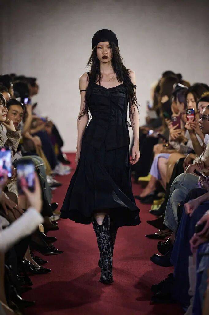 原創Markgong 2026春夏系列，強悍柔美，不羈的女性形象