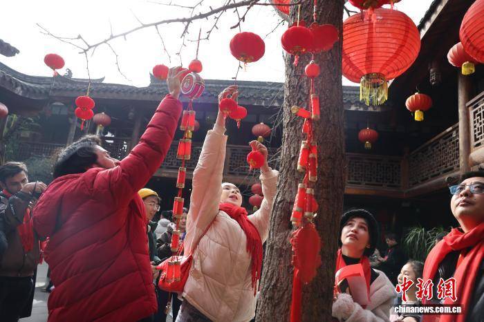 四川閬中：外籍留學生體驗春節文化