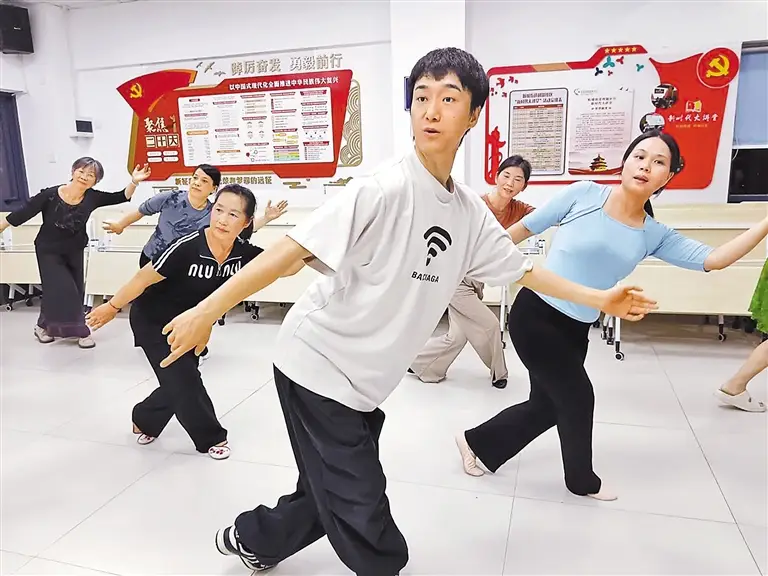 公益舞蹈老師以舞傳愛