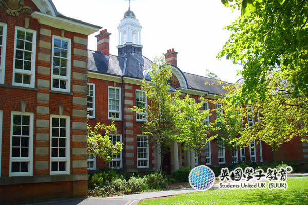 南安普頓大學本科預科課程招生，直通英國名校本科