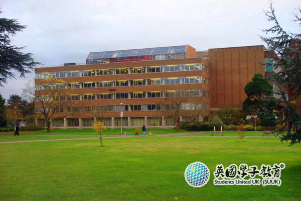 雷丁大學2026/27學年碩士課程更新：三大方向