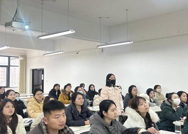 以成長赴新程，以微光暖教育！長江西路小學共書教育新篇