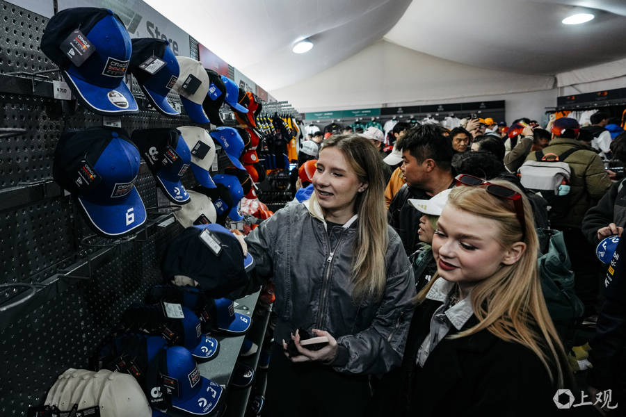在F1中國大獎賽不僅能觀賽吃美食買好物，還能學習各種語言？