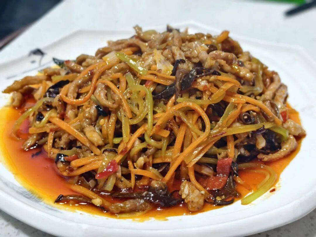 治癒西餐、24小時江湖菜、26年老店……博樂這份美食地圖收藏好！