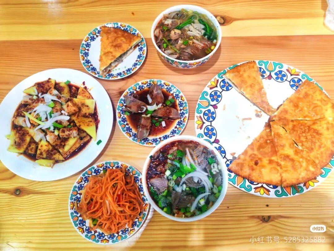 治癒西餐、24小時江湖菜、26年老店……博樂這份美食地圖收藏好！