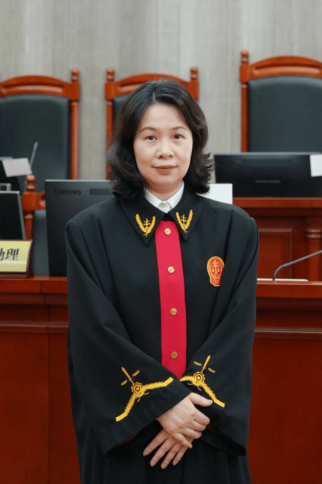 再婚夫妻約好平分房產，男子私下立遺囑所有財產給妹妹，妻子起訴