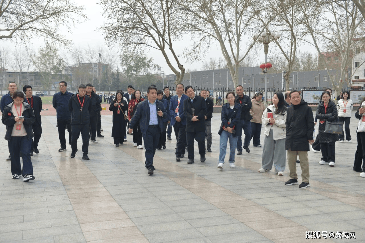 全省民辦中小學黨組織書記示範培訓班到正定中學參觀交流